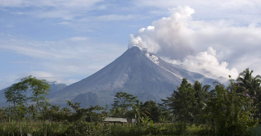 De Merapi vulkaan op het Indonesische eiland Java