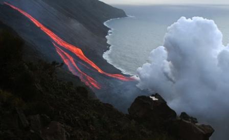 uitbarsting van Mount Stromboli op 28 februari 2007