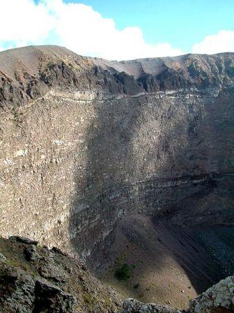 Binnenkant van de krater van Mount Vesuvius.
