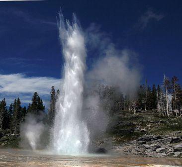 ‘Grand Geyser’ (Yellowstone National Park) is een voorbeeld van een fonteingeiser